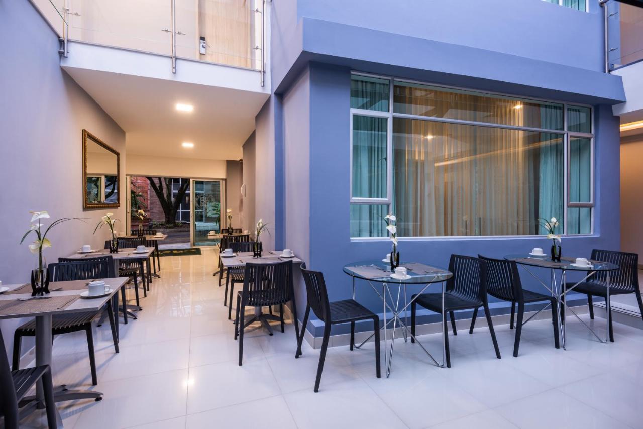 Hotel Asturias Medellin Bagian luar foto